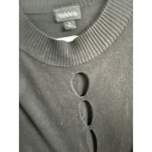 Torrid Long Sleeve Pullover 3 Keyhole Neck Fitted Sweater Black Women's Size 3 - Picture 4 of 5